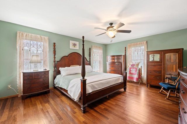 990 S Springdale ROAD, Waukesha, WI 53186