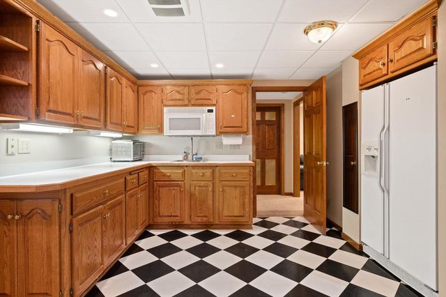 990 S Springdale ROAD, Waukesha, WI 53186