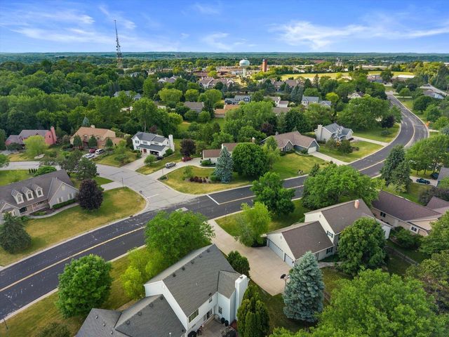 990 S Springdale ROAD, Waukesha, WI 53186