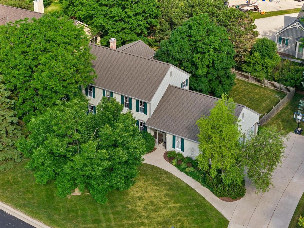 990 S Springdale ROAD, Waukesha, WI 53186