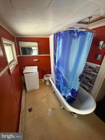 303 W 2ND ST, Mt Carmel, PA 17851