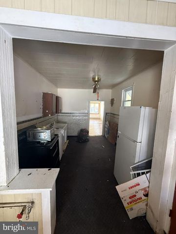 303 W 2ND ST, Mt Carmel, PA 17851