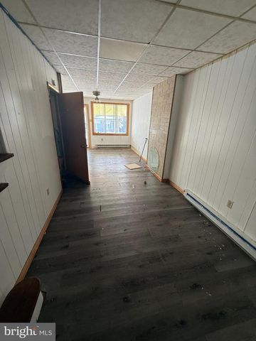 303 W 2ND ST, Mt Carmel, PA 17851