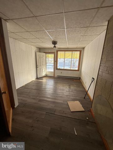 303 W 2ND ST, Mt Carmel, PA 17851