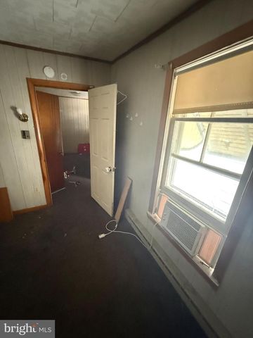 303 W 2ND ST, Mt Carmel, PA 17851