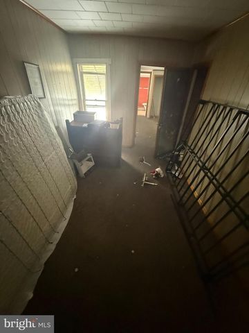 303 W 2ND ST, Mt Carmel, PA 17851