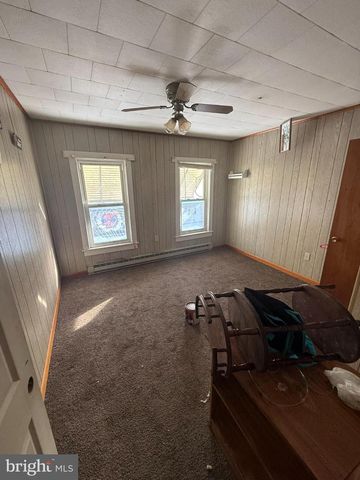 303 W 2ND ST, Mt Carmel, PA 17851