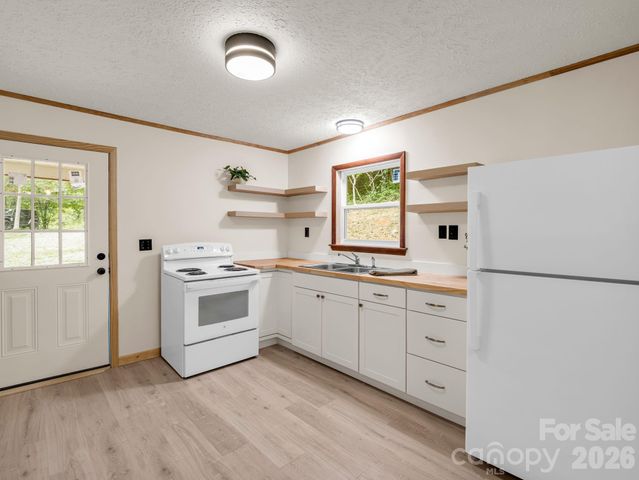 1395 Tillery Branch Road, Marshall, NC 28753