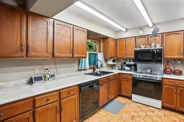 9320 Elmore Ave, Lonsdale, MN 55046