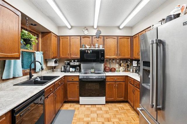 9320 Elmore Ave, Lonsdale, MN 55046