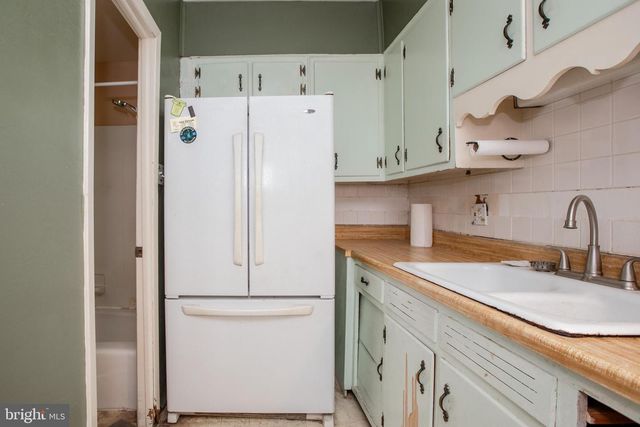 1530 RIVERSIDE DR, Trenton, NJ 08618