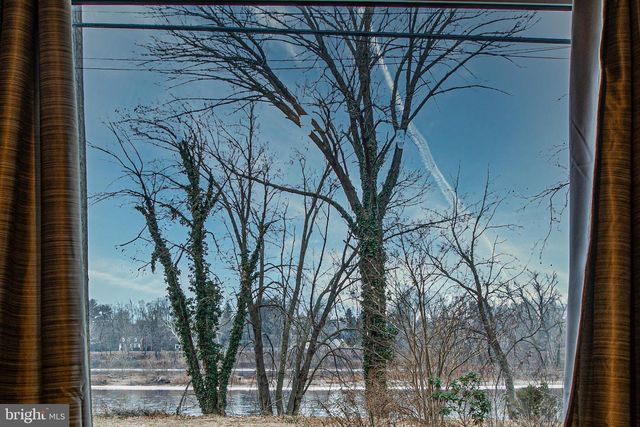 1530 RIVERSIDE DR, Trenton, NJ 08618