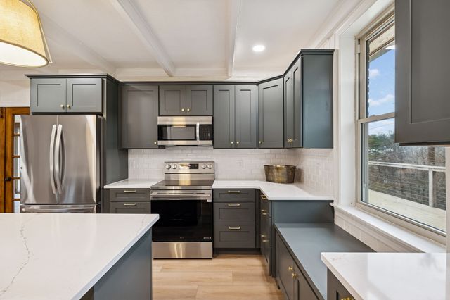 2224 Crestline Dr, Nashville, TN 37214