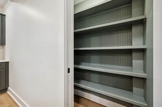 2224 Crestline Dr, Nashville, TN 37214