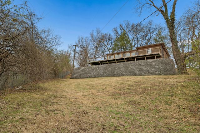 2224 Crestline Dr, Nashville, TN 37214