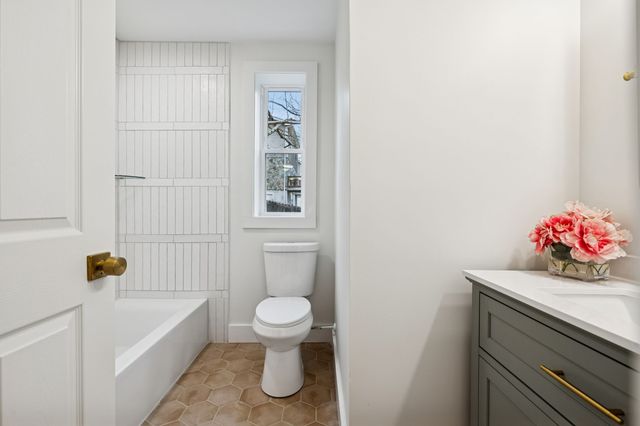 2224 Crestline Dr, Nashville, TN 37214