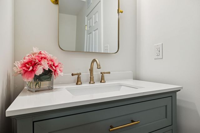 2224 Crestline Dr, Nashville, TN 37214