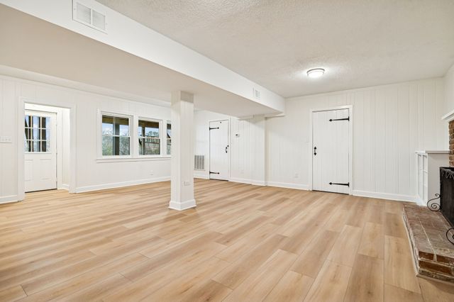 2224 Crestline Dr, Nashville, TN 37214