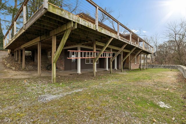 2224 Crestline Dr, Nashville, TN 37214