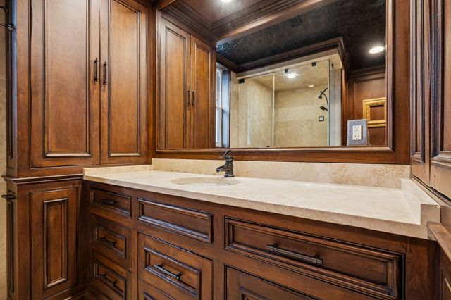 2224 Crestline Dr, Nashville, TN 37214