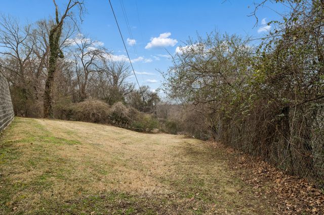 2224 Crestline Dr, Nashville, TN 37214