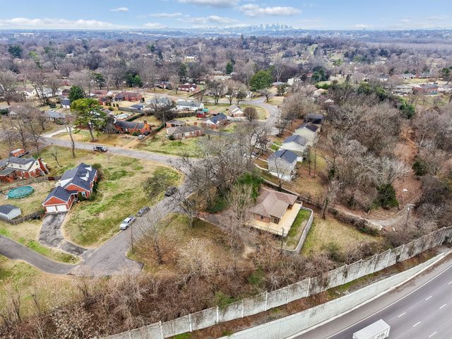 2224 Crestline Dr, Nashville, TN 37214