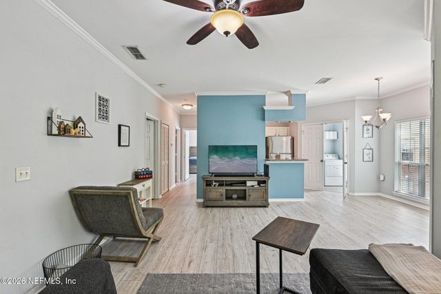 7800 POINT MEADOWS Drive 322, Jacksonville, FL 32256