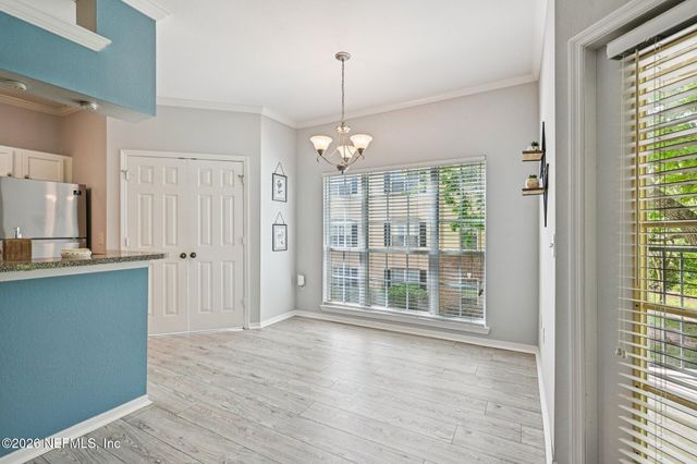 7800 POINT MEADOWS Drive 322, Jacksonville, FL 32256