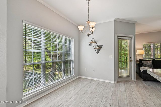 7800 POINT MEADOWS Drive 322, Jacksonville, FL 32256