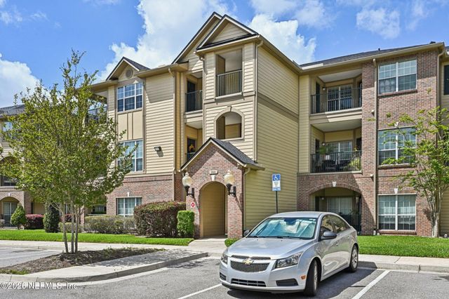 7800 POINT MEADOWS Drive 322, Jacksonville, FL 32256