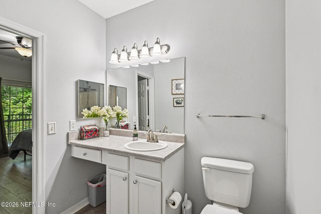 7800 POINT MEADOWS Drive 322, Jacksonville, FL 32256