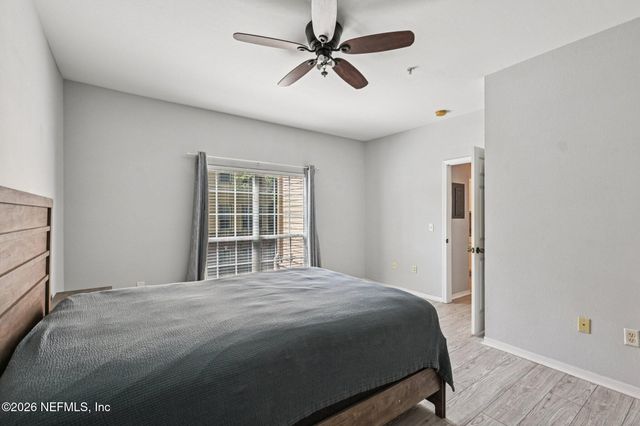 7800 POINT MEADOWS Drive 322, Jacksonville, FL 32256