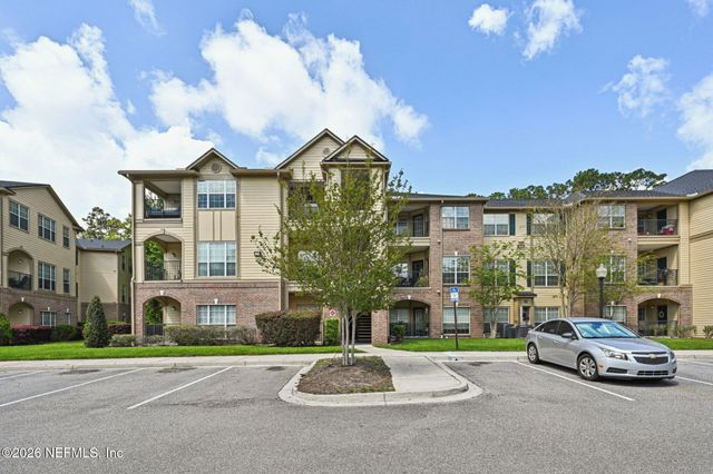 7800 POINT MEADOWS Drive 322, Jacksonville, FL 32256
