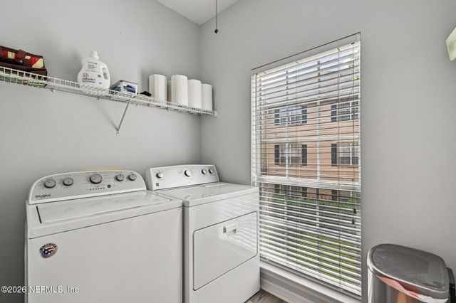 7800 POINT MEADOWS Drive 322, Jacksonville, FL 32256