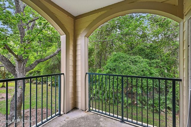 7800 POINT MEADOWS Drive 322, Jacksonville, FL 32256