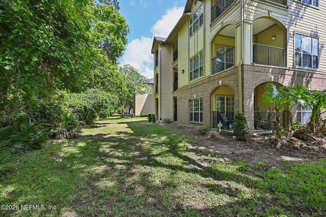 7800 POINT MEADOWS Drive 322, Jacksonville, FL 32256