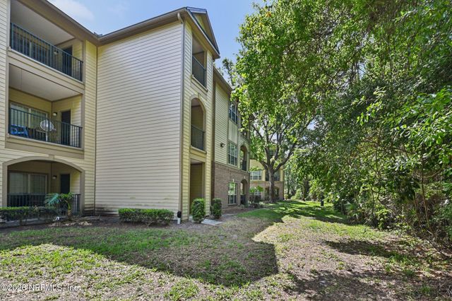 7800 POINT MEADOWS Drive 322, Jacksonville, FL 32256