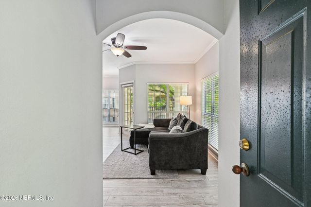 7800 POINT MEADOWS Drive 322, Jacksonville, FL 32256