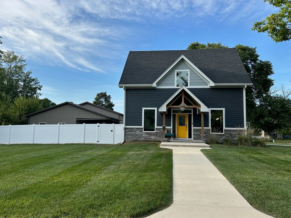719 E Washington Street, Winterset, IA 50273