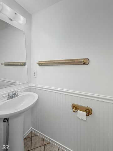 819 Bremerton Drive, Indianapolis, IN 46229