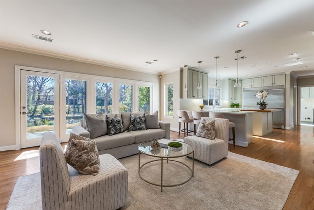 6734 Williamson Road, Dallas, TX 75214