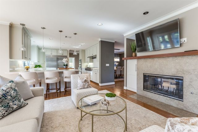 6734 Williamson Road, Dallas, TX 75214