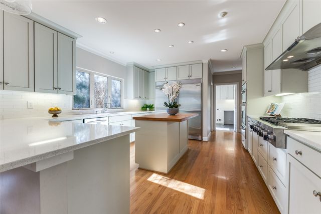 6734 Williamson Road, Dallas, TX 75214