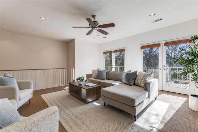 6734 Williamson Road, Dallas, TX 75214