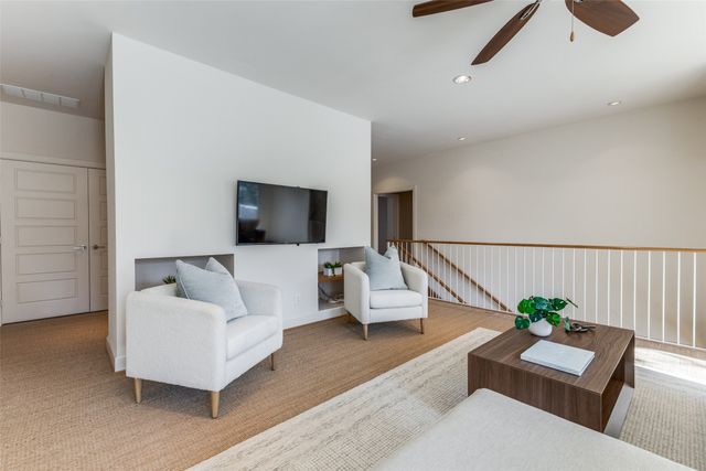 6734 Williamson Road, Dallas, TX 75214