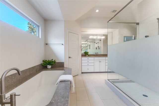 6734 Williamson Road, Dallas, TX 75214