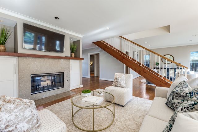 6734 Williamson Road, Dallas, TX 75214