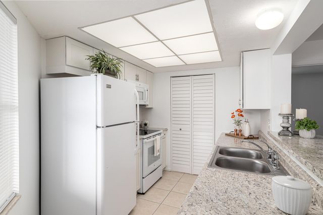 3254 SE Aster Lane J238, Stuart, FL 34994