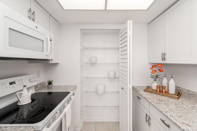 3254 SE Aster Lane J238, Stuart, FL 34994