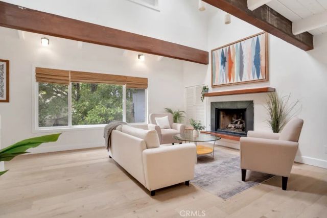 850 Country Club Drive, Burbank, CA 91501
